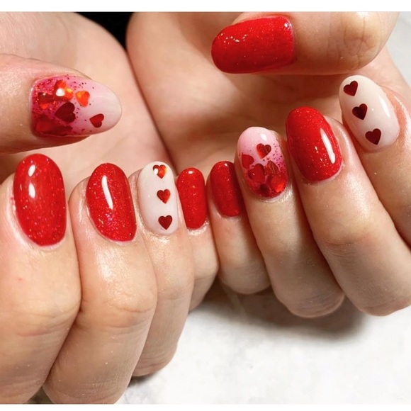 💕Heart shape 3D Nail Decor💕 - Picture 2 of 16